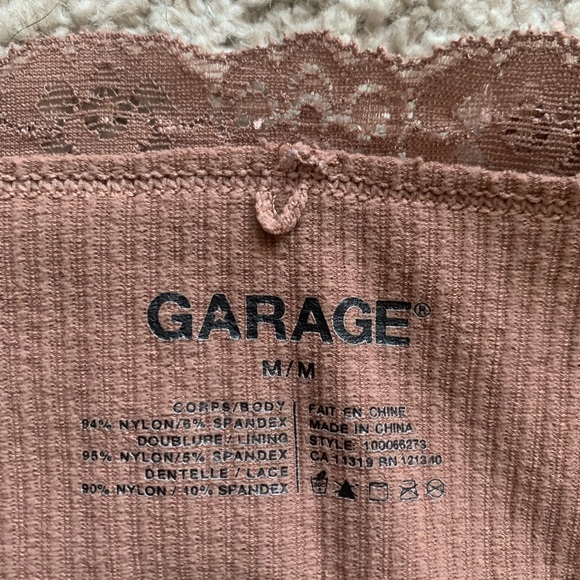 Garage crop top - Picture 3 of 3